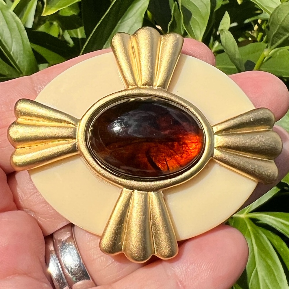 VINTAGE YSL YVES SAINT LAURENT CREAM TORTOISE MALTESE CROSS BROOCH PIN STATEMENT - Picture 13 of 16